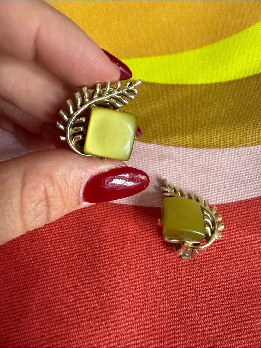 Vintage Rare Coro Lucite Clip-on Earrings Old Money Style